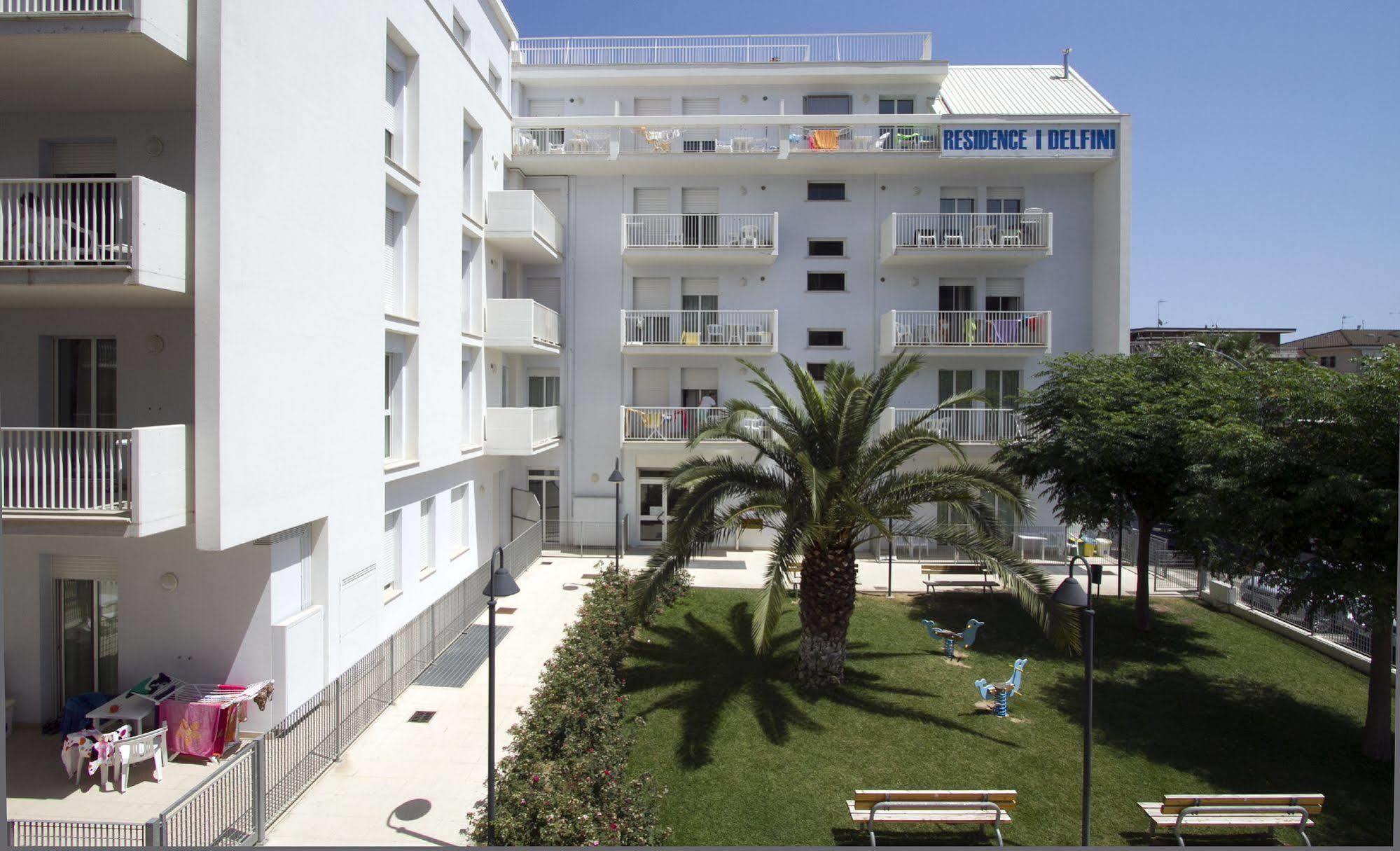 Residence I Delfini Cupra Marittima Ngoại thất bức ảnh