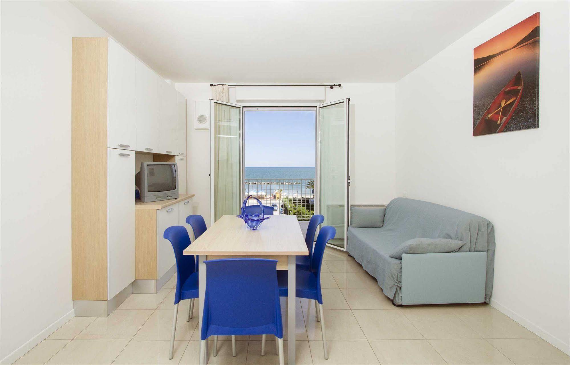 Residence I Delfini Cupra Marittima Ngoại thất bức ảnh