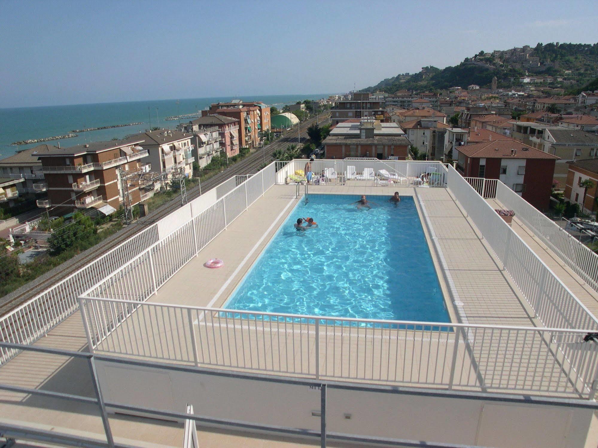Residence I Delfini Cupra Marittima Ngoại thất bức ảnh